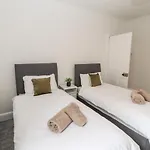 7 Lonsdale Terrace *