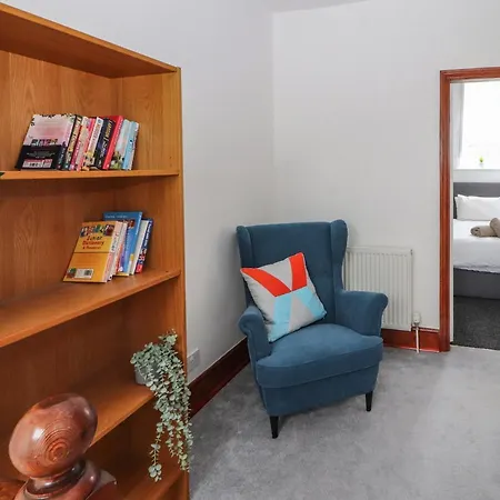 7 Lonsdale Terrace * 彭里斯