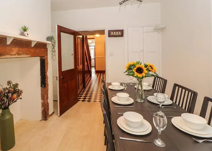 7 Lonsdale Terrace Holiday home *