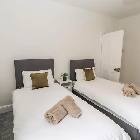 7 Lonsdale Terrace *